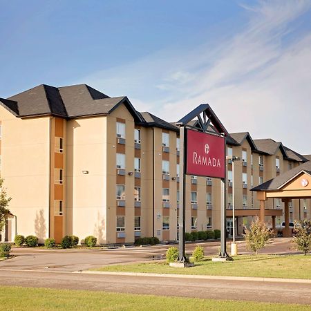 Ramada By Wyndham Cold Lake Dış mekan fotoğraf