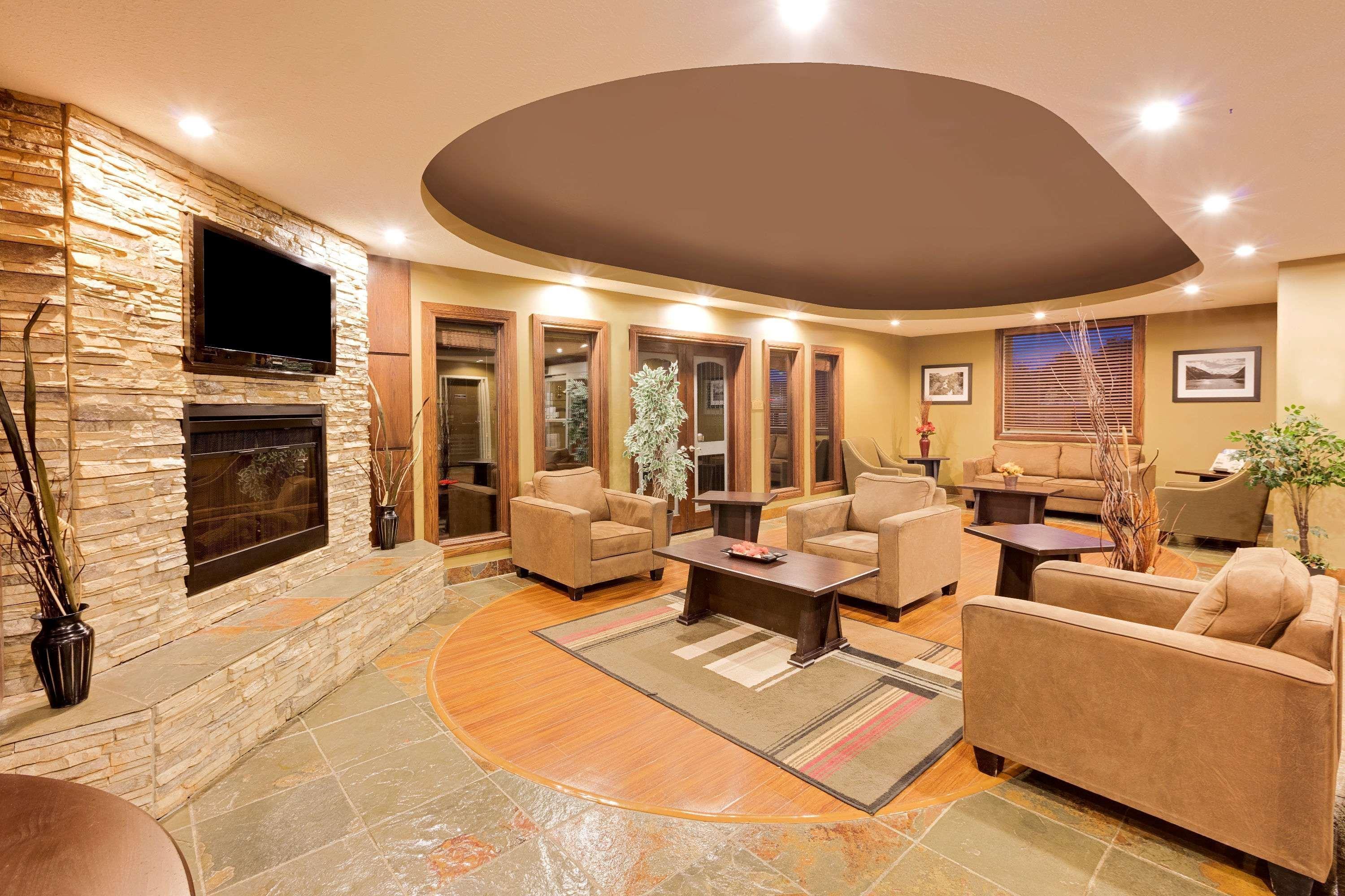 Ramada By Wyndham Cold Lake Dış mekan fotoğraf