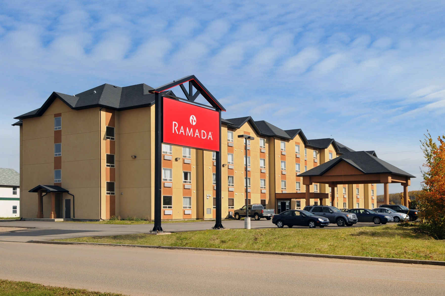 Ramada By Wyndham Cold Lake Dış mekan fotoğraf